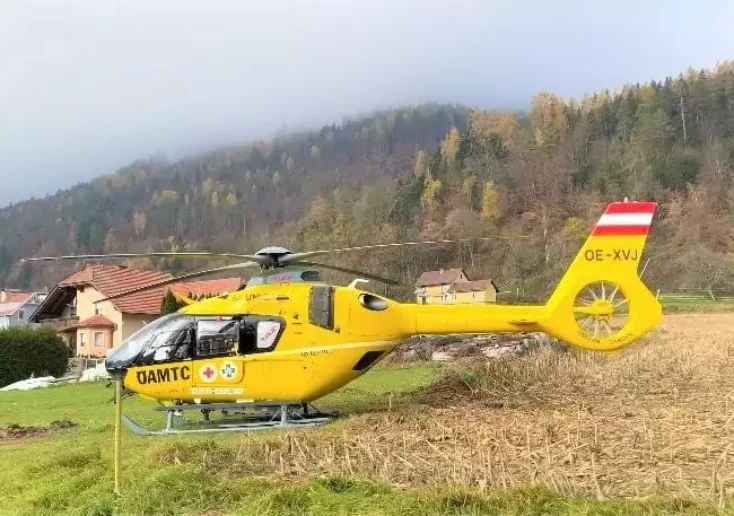 Symbolfoto von 5min.at: Ein Hubschrauber des ÖAMTC im Einsatz