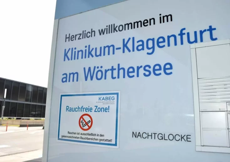 Symbolfoto zu einem Beitrag von 5min.at: Der Eingang des Landeskrankenhauses in Klagenfurt in Kärnten.