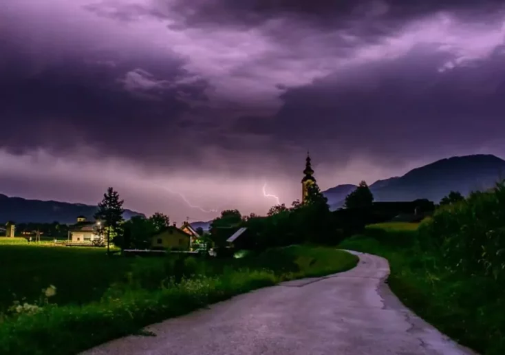 Symbolfoto zu einem Beitrag von 5min.at: Gewitter und Blitze in Kappel an der Drau