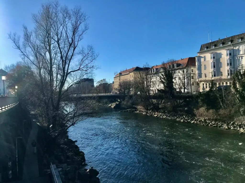 Symbolfoto zu einem Beitrag von 5min.at: Ein sonniger Tag an der Mur