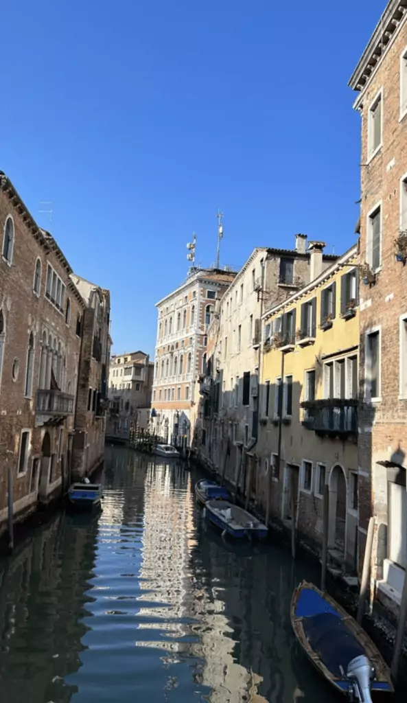 Bild auf 5min.at zeigt Venedig im Sommer