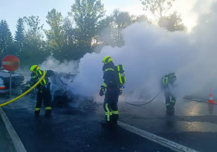 Verkehrsunfall in Kirchberg: Auto überschlug sich und fing Feuer