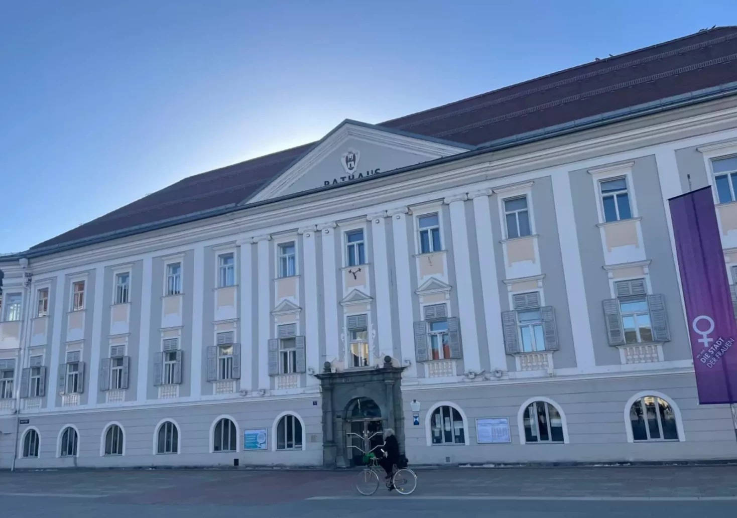 Ein Bild auf 5min.at zeigt das Rathaus in Klagenfurt.
