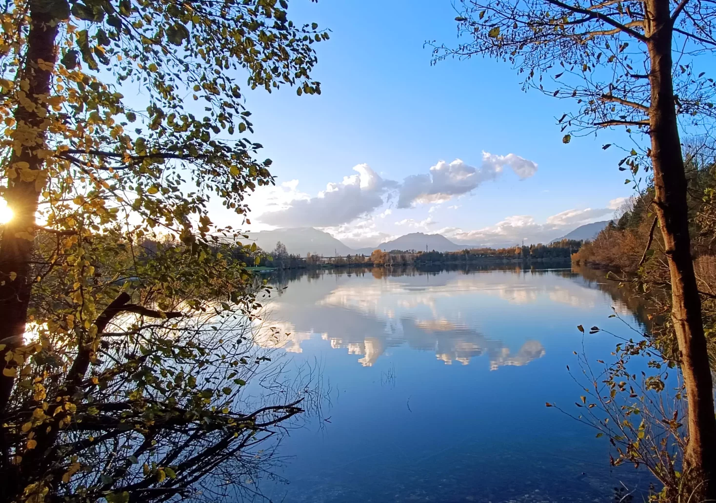 Foto in Beitrag von 5min.at: Zu sehen ist der Silbersee im Herbst.