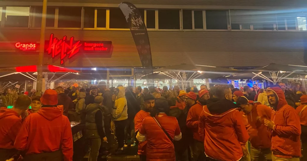 Bild auf 5min.at zeigt das Graz-Derby im Liebenauer Stadion, wo Sturm Graz auf den GAK trifft.