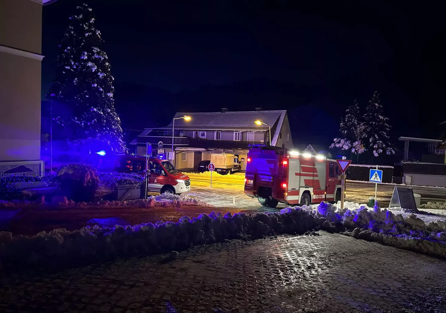 Feuerwehreinsatz zu Weihnachten: Ofenüberhitzung löste Alarm aus