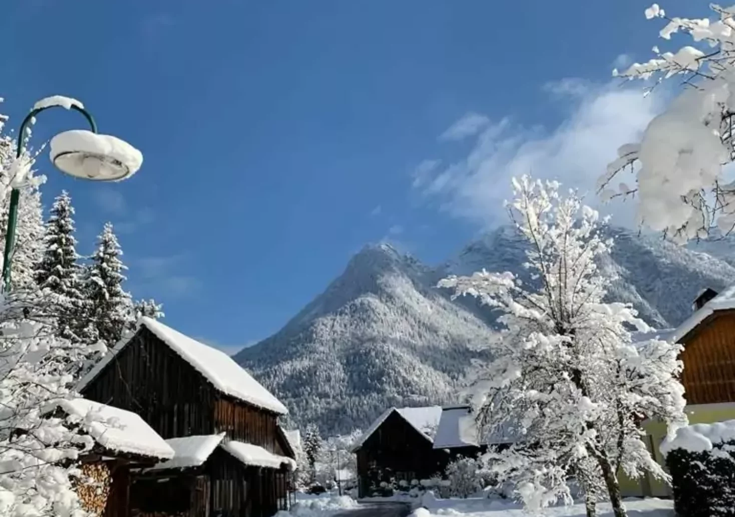 Bild auf 5min.at zeigt eine verschneite Winterlandschaft in Bad Goisern in Oberösterreich.