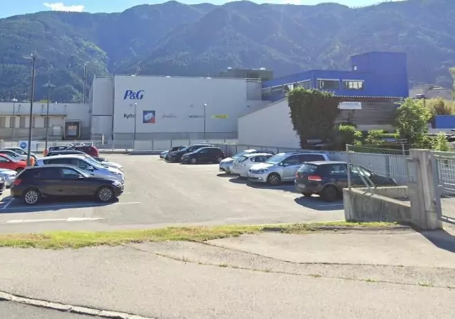 Foto in Beitrag von 5min.at: Zu sehen ist das Firmengebäude von Procter & Gamble in Spittal.