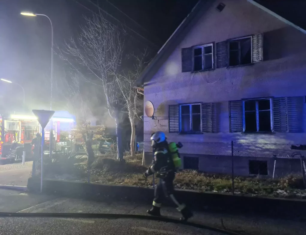 Feuer in Einfamilienhaus: Brand wurde erst spät entdeckt