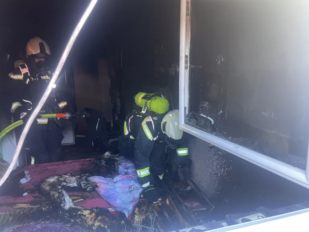 Feuer in Wohnung ausgebrochen: „Dachten zuerst, es brennt nicht“