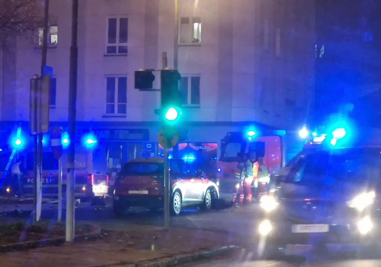 Ein Bild auf 5min.at zeigt den Verkehrsunfall in Klagenfurt.