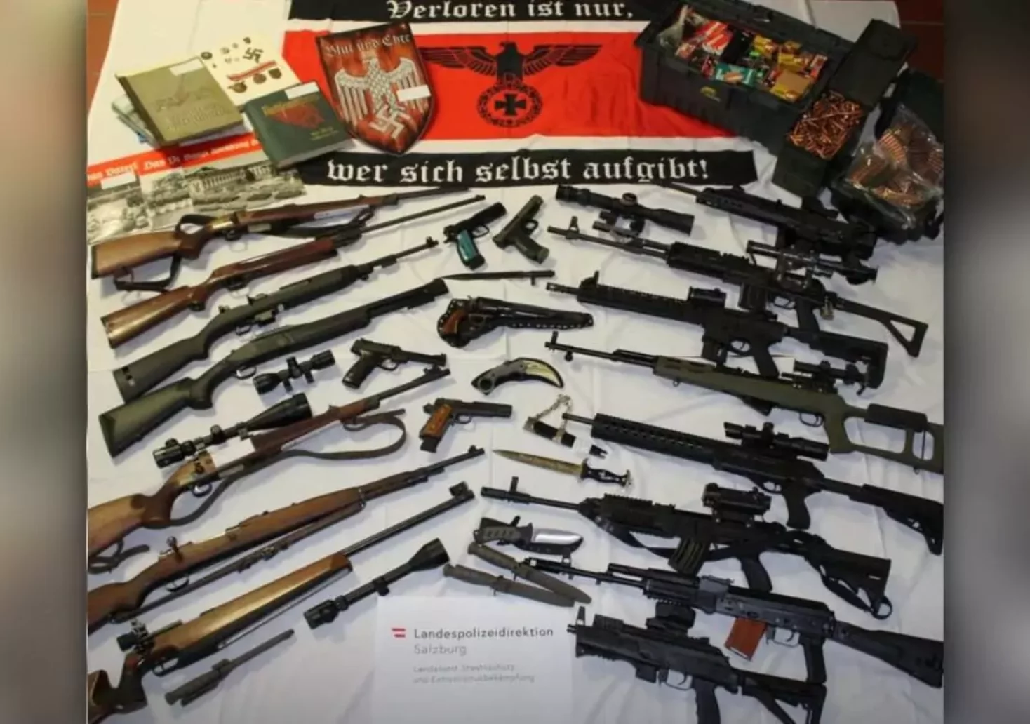 Durchsuchung in Nazi-Kreisen: Polizei stößt auf Waffenarsenal