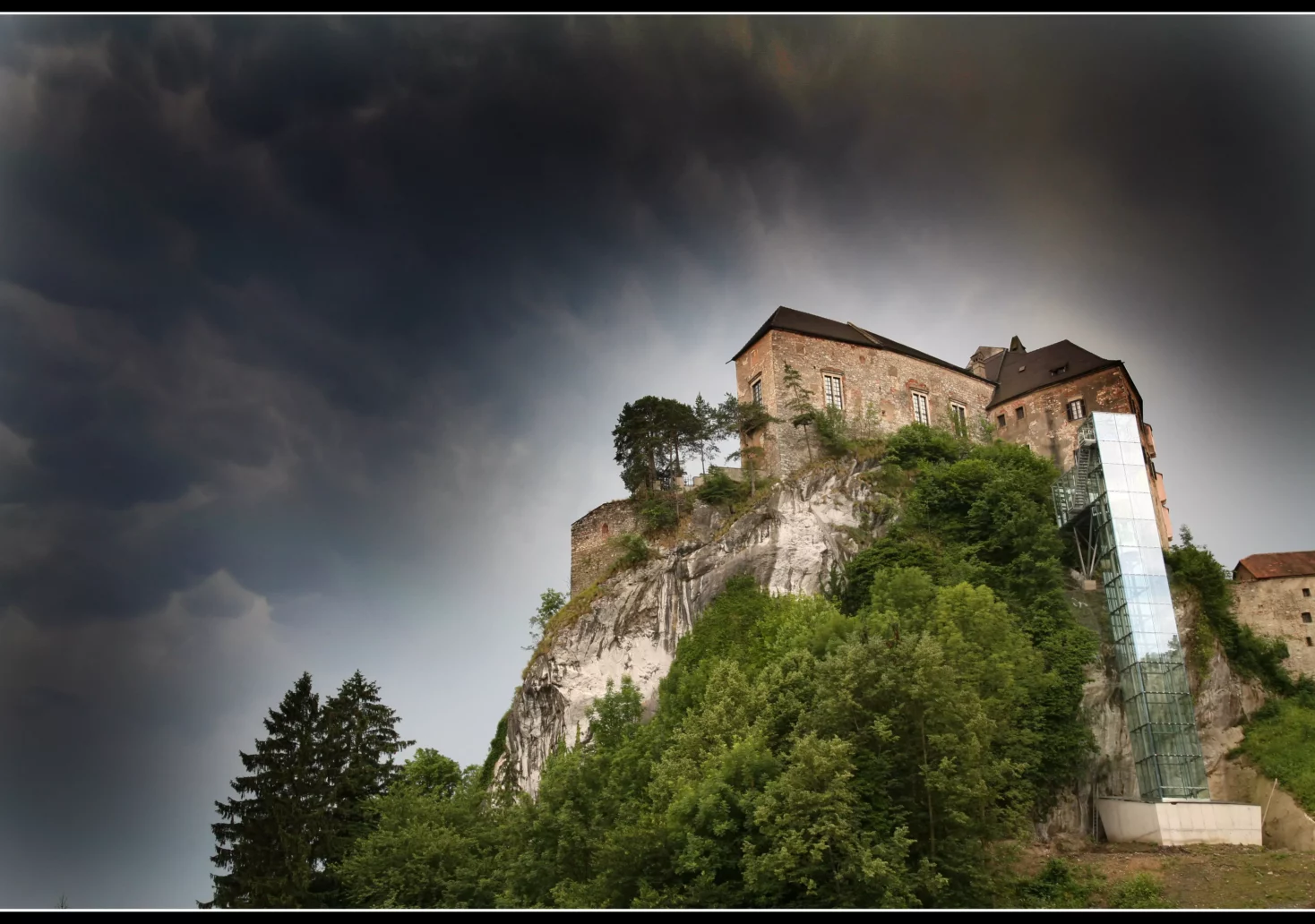 Bild auf 5min.at zeigt die Burg Rabenstein.
