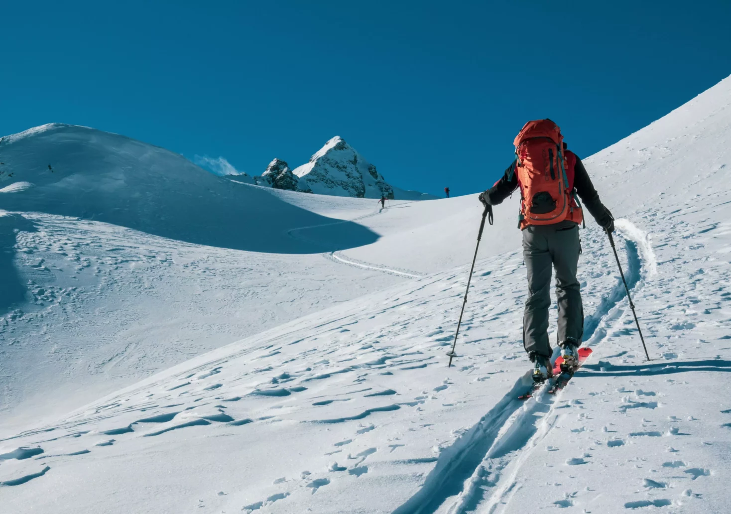 Symbolfoto auf 5min.at zeigt einen Mann bei einer Skitour.