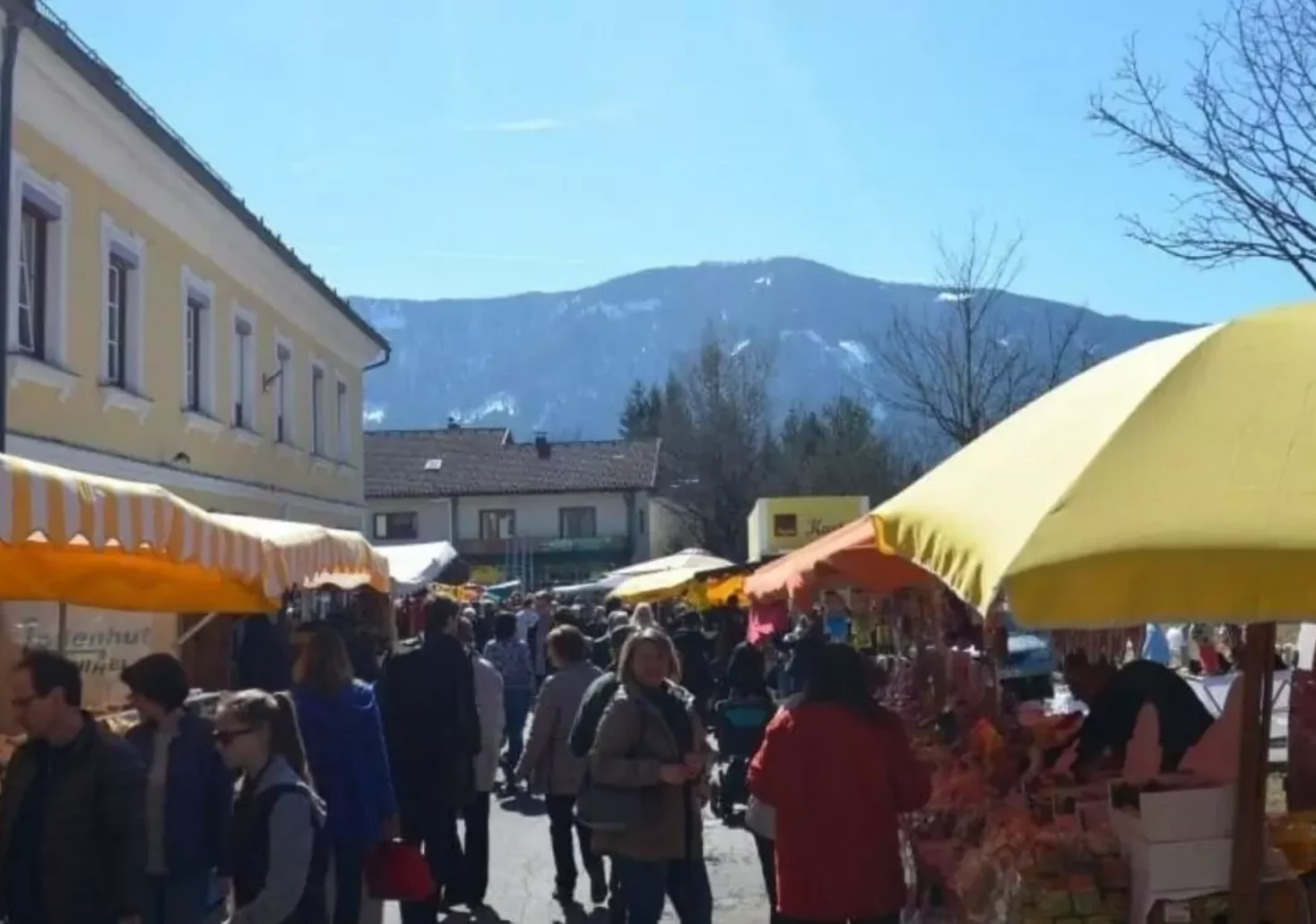 Ein Bild auf 5min.at zeigt den Josefimarkt in der Marktgemeinde Nötsch.