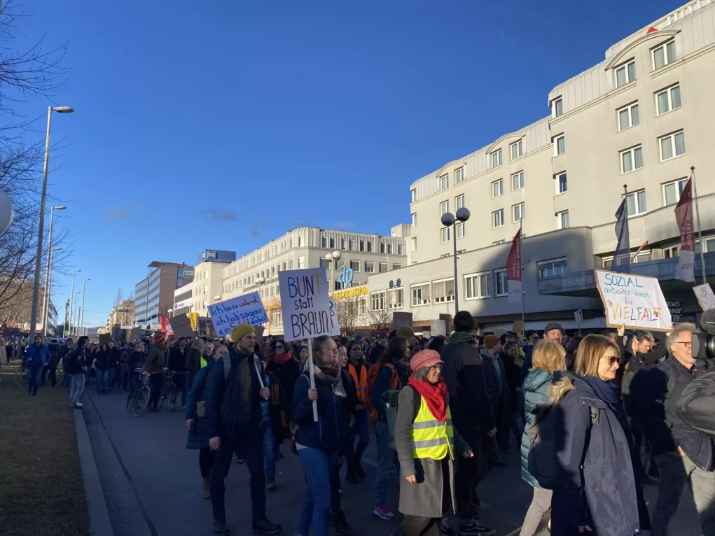 Tausende Menschen dabei: Rund 2.500 Grazer bei „Demo gegen Rechts“
