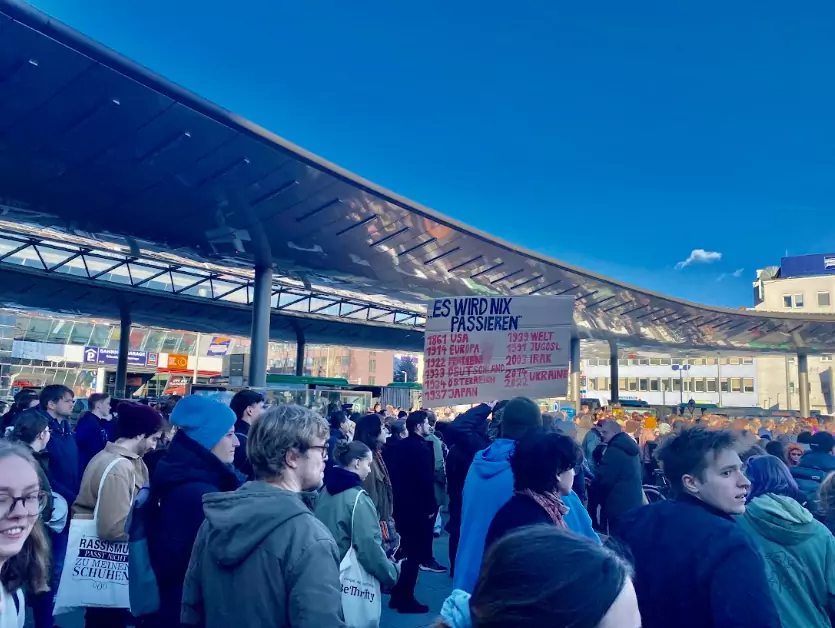 Tausende Menschen dabei: Rund 2.500 Grazer bei „Demo gegen Rechts“