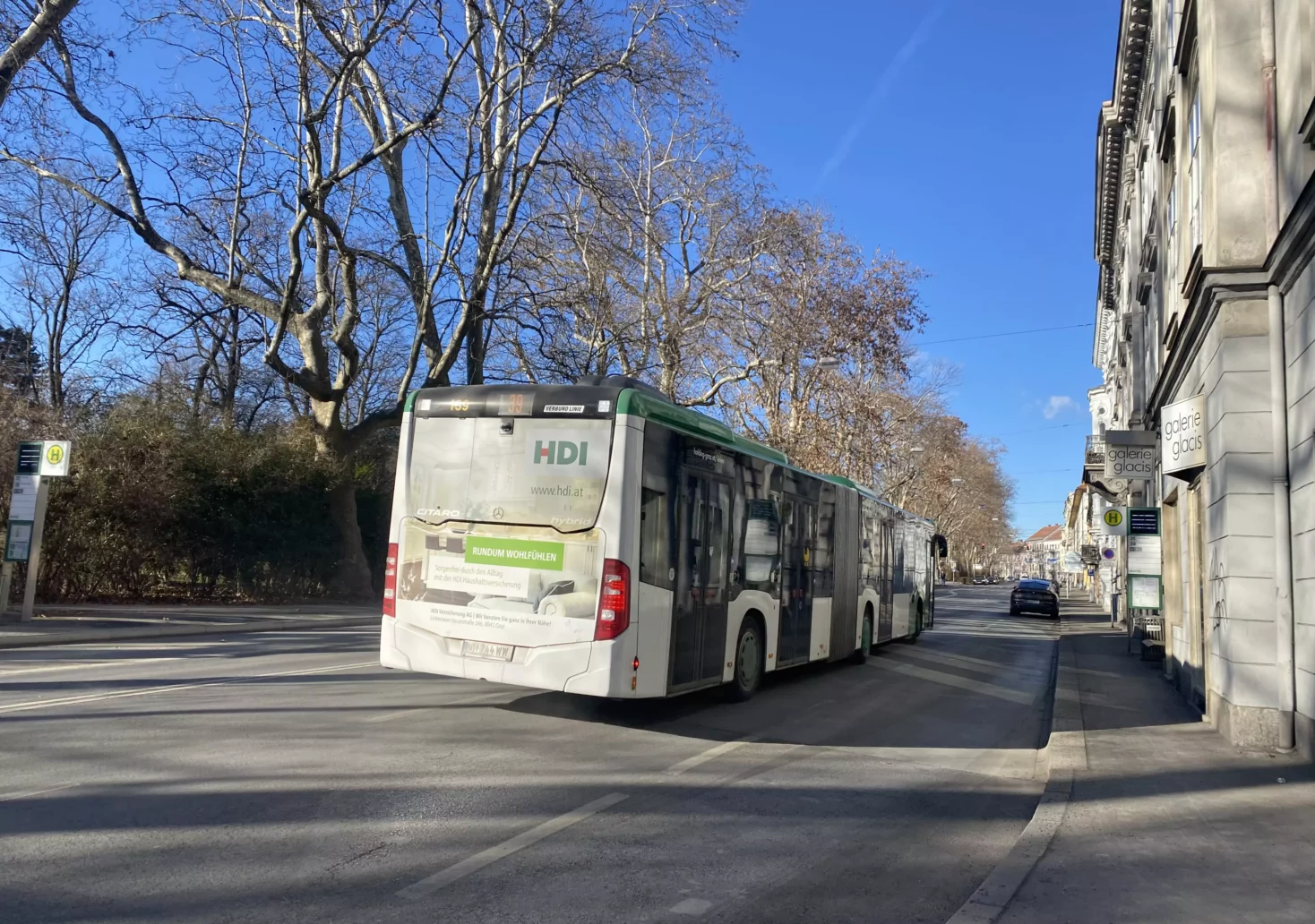 Bild auf 5min.at zeigt einen Bus in der Grazer Glacisstraße