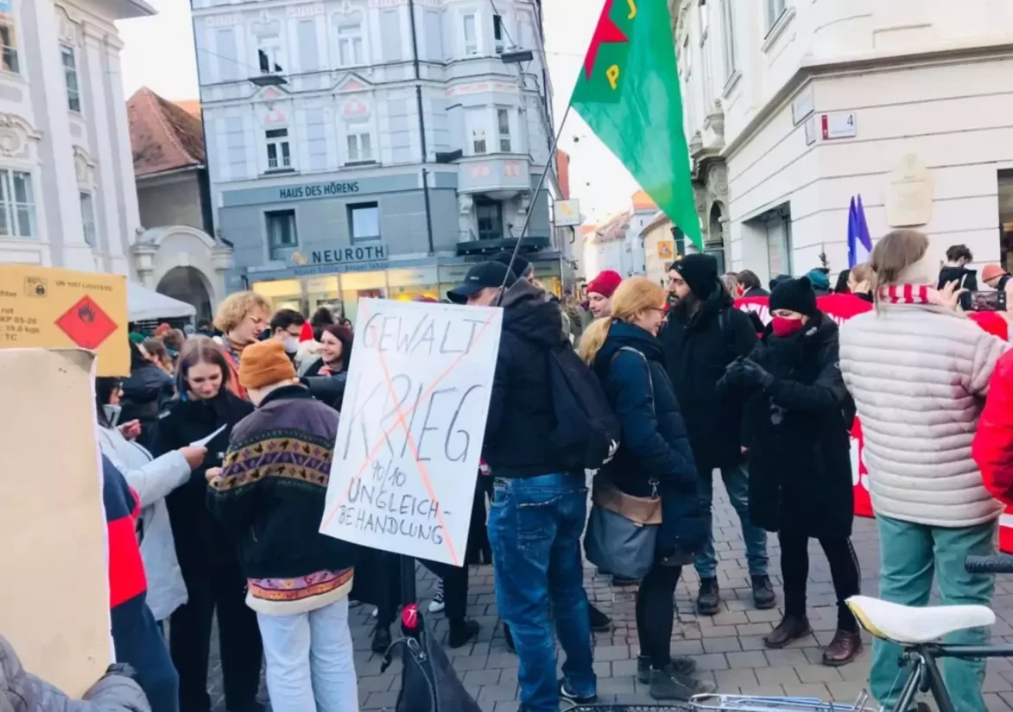 „We care“: Demonstration zum Weltfrauentag in Graz am 8. März