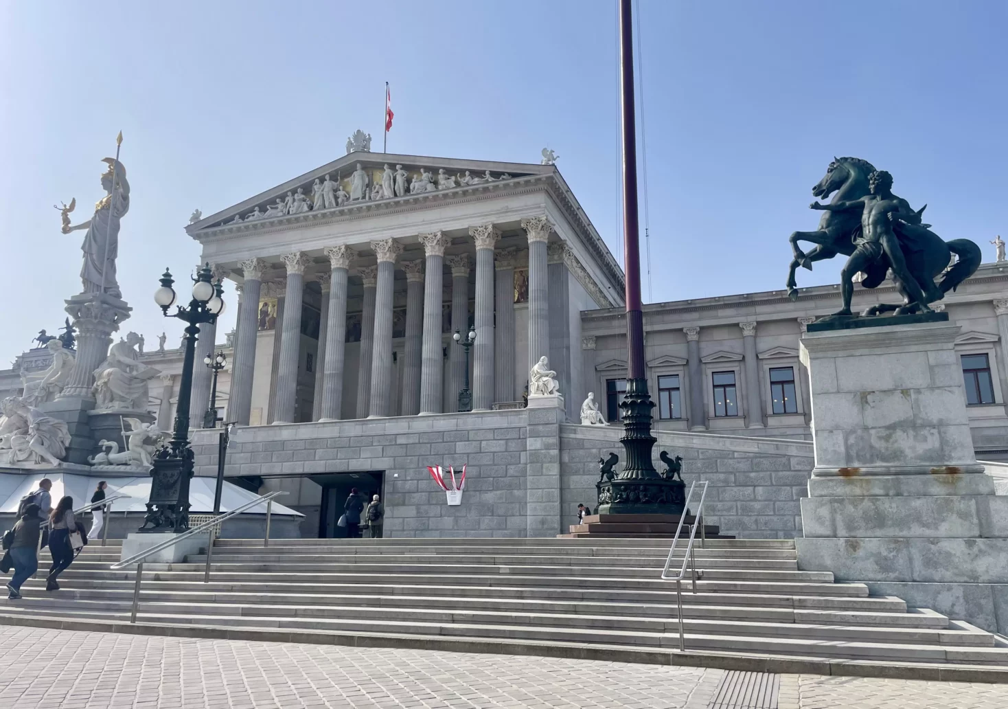 Bild auf 5min.at zeigt das Parlament in Wien.
