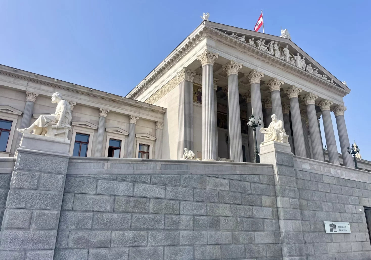 Bild auf 5min.at zeigt das Parlament in Wien.
