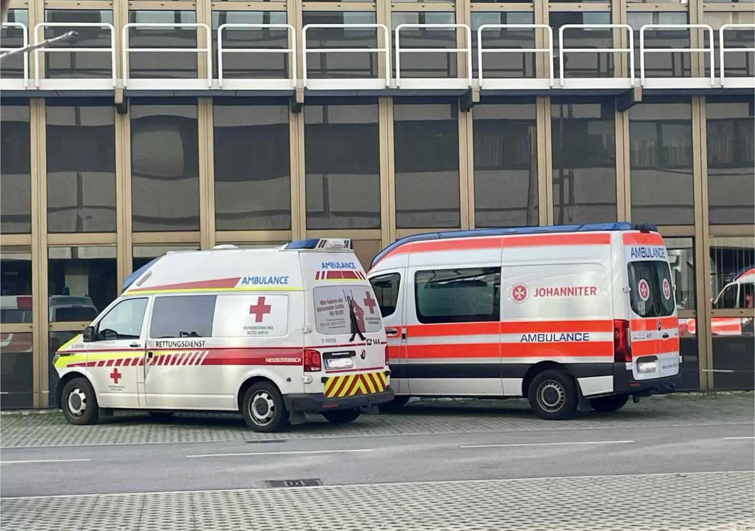 Bild auf 5min.at zeigt ein Rettungsauto in Wien.