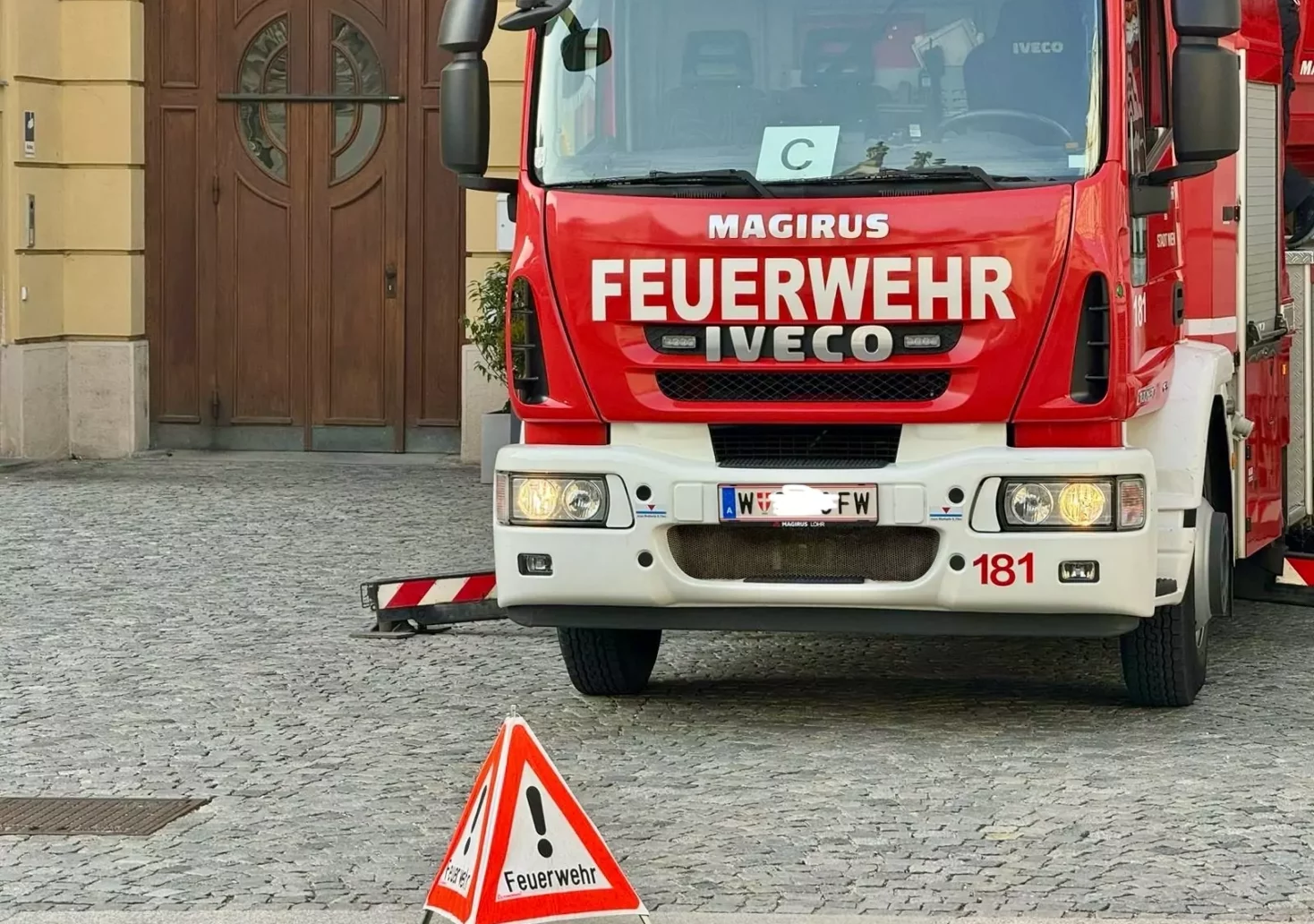 Bild auf 5min.at zeigt ein Feuerwehrauto in Wien.