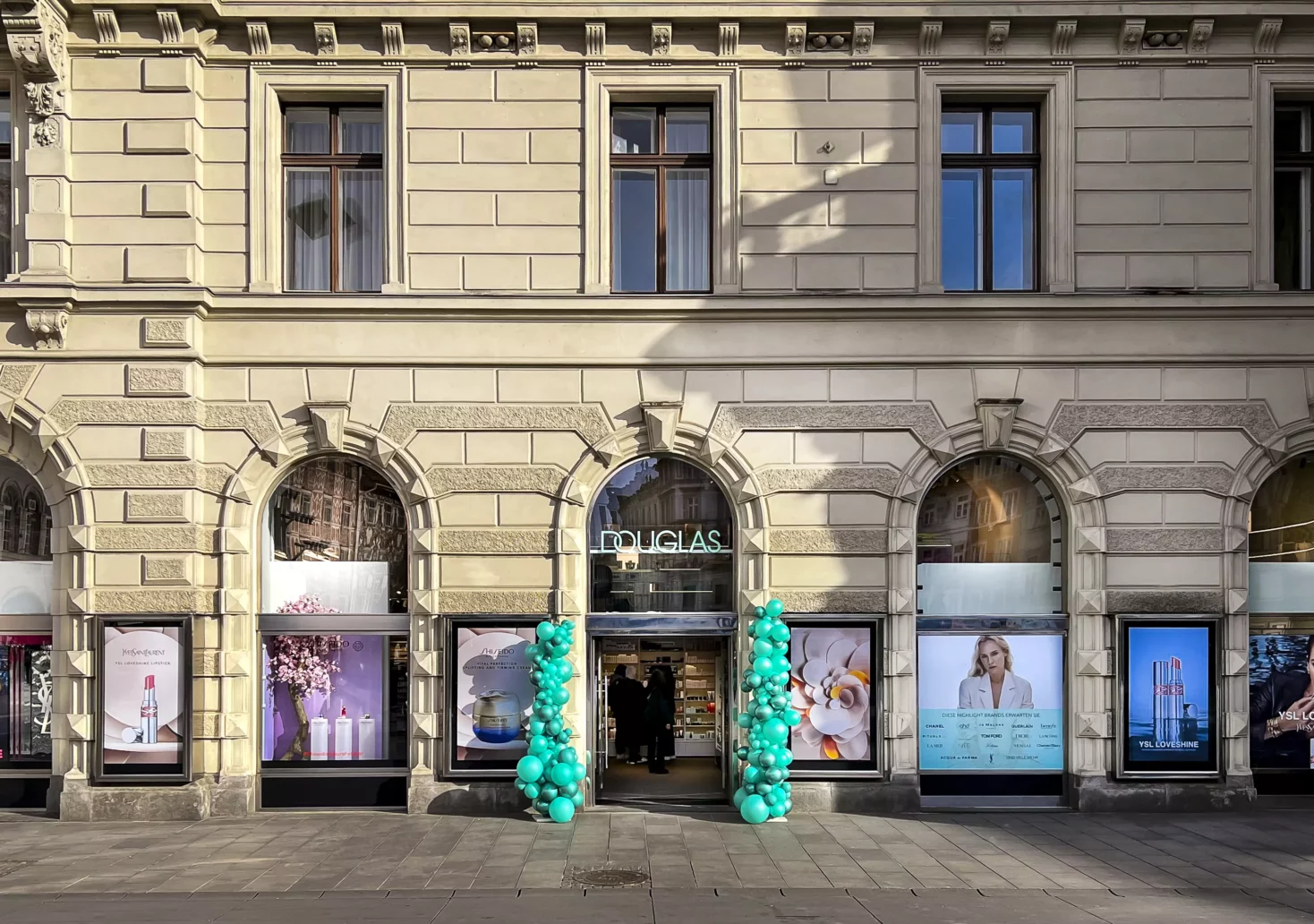 Wie cool! Douglas eröffnet ersten Luxus-Flagship-Store in Graz
