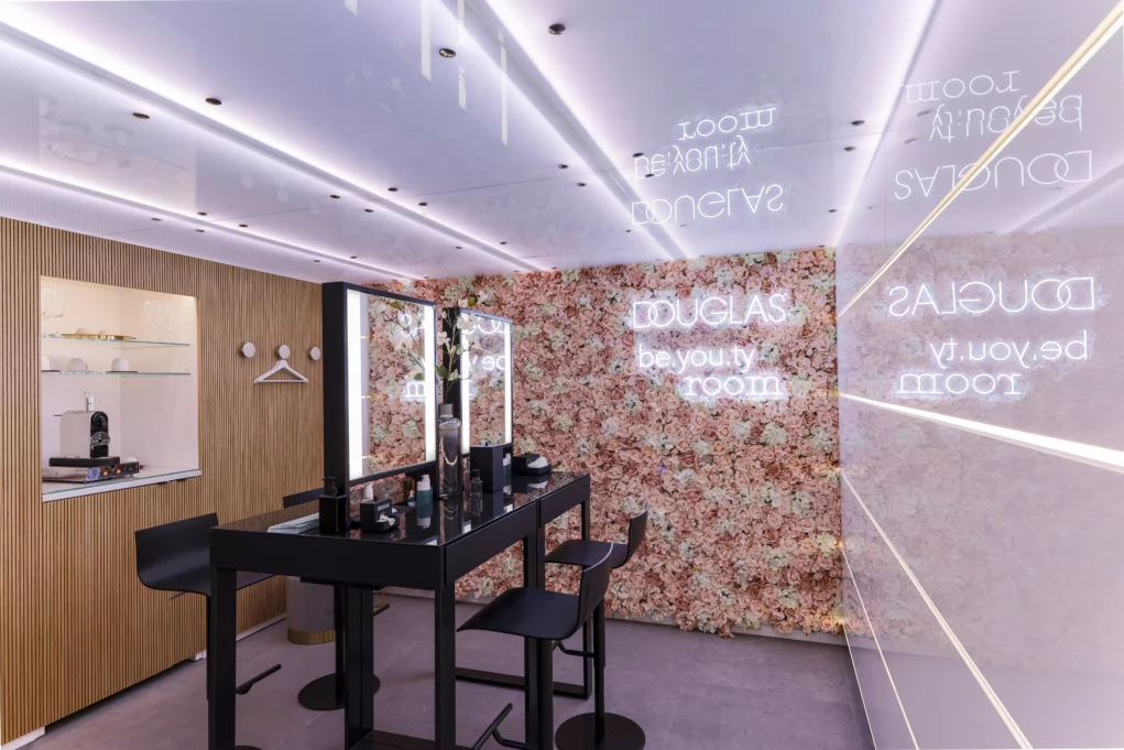 Wie cool! Douglas eröffnet ersten Luxus-Flagship-Store in Graz