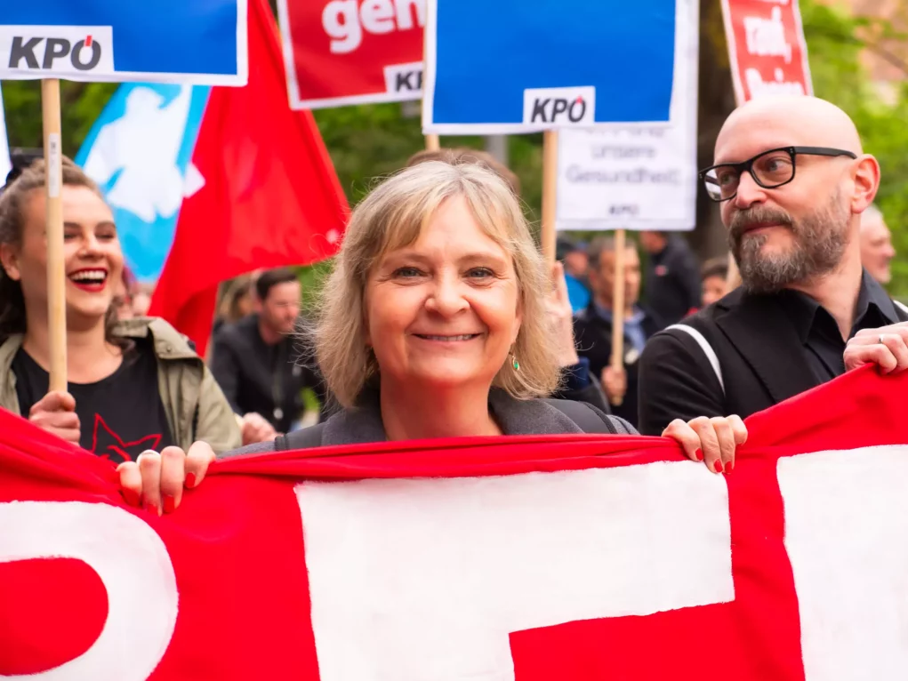 Foto auf 5min.at zeigt die 1.Mai Demo der KPÖ in Graz.