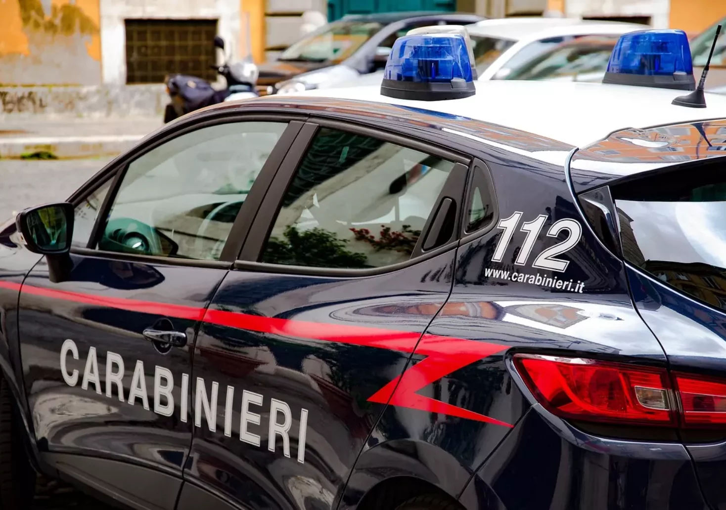 Ein Bild auf 5min.at zeigt einen Streifenwagen der italienischen Polizei.