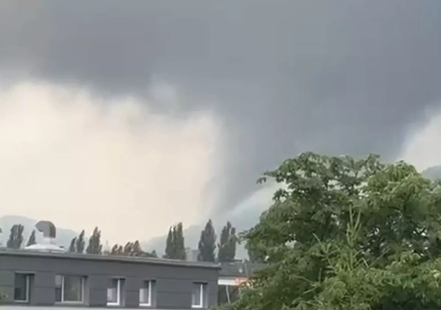 Ein Bild auf 5min.at zeigt den Tornado in Graz.