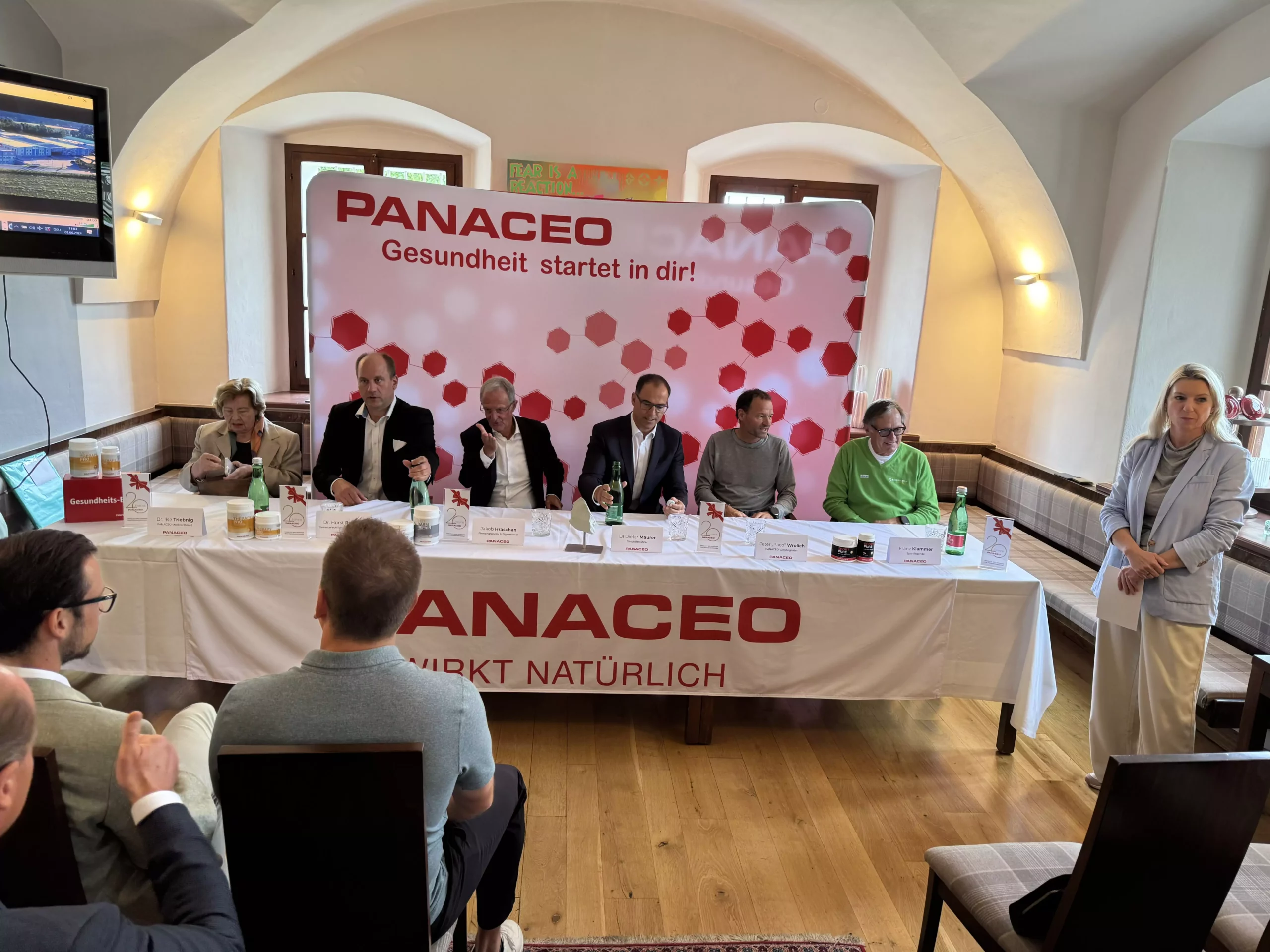 Ein Bild auf 5min.at zeigt die PANACEO Jubiläumspressekonferenz