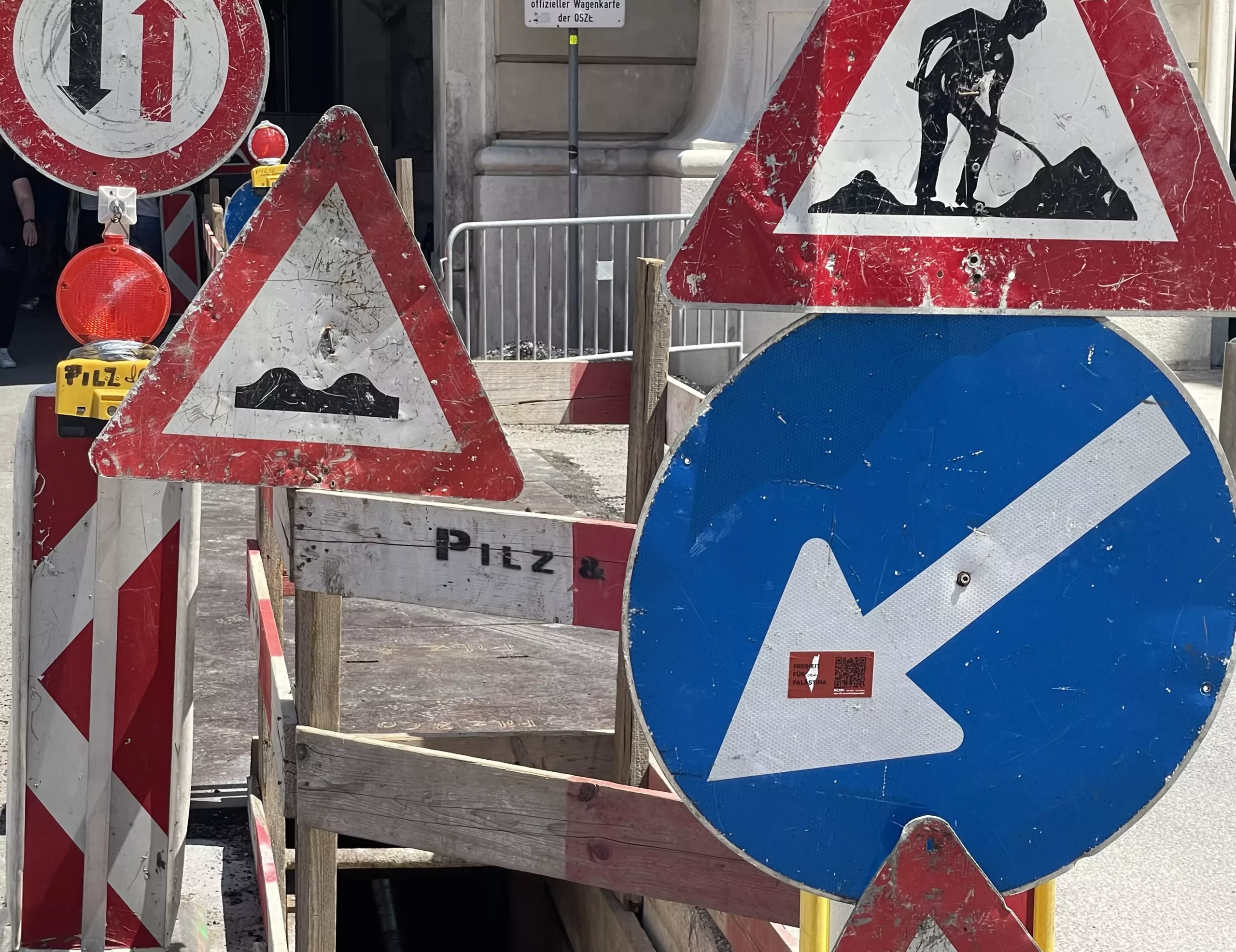 Foto auf 5min.at zeigt eine Baustelle