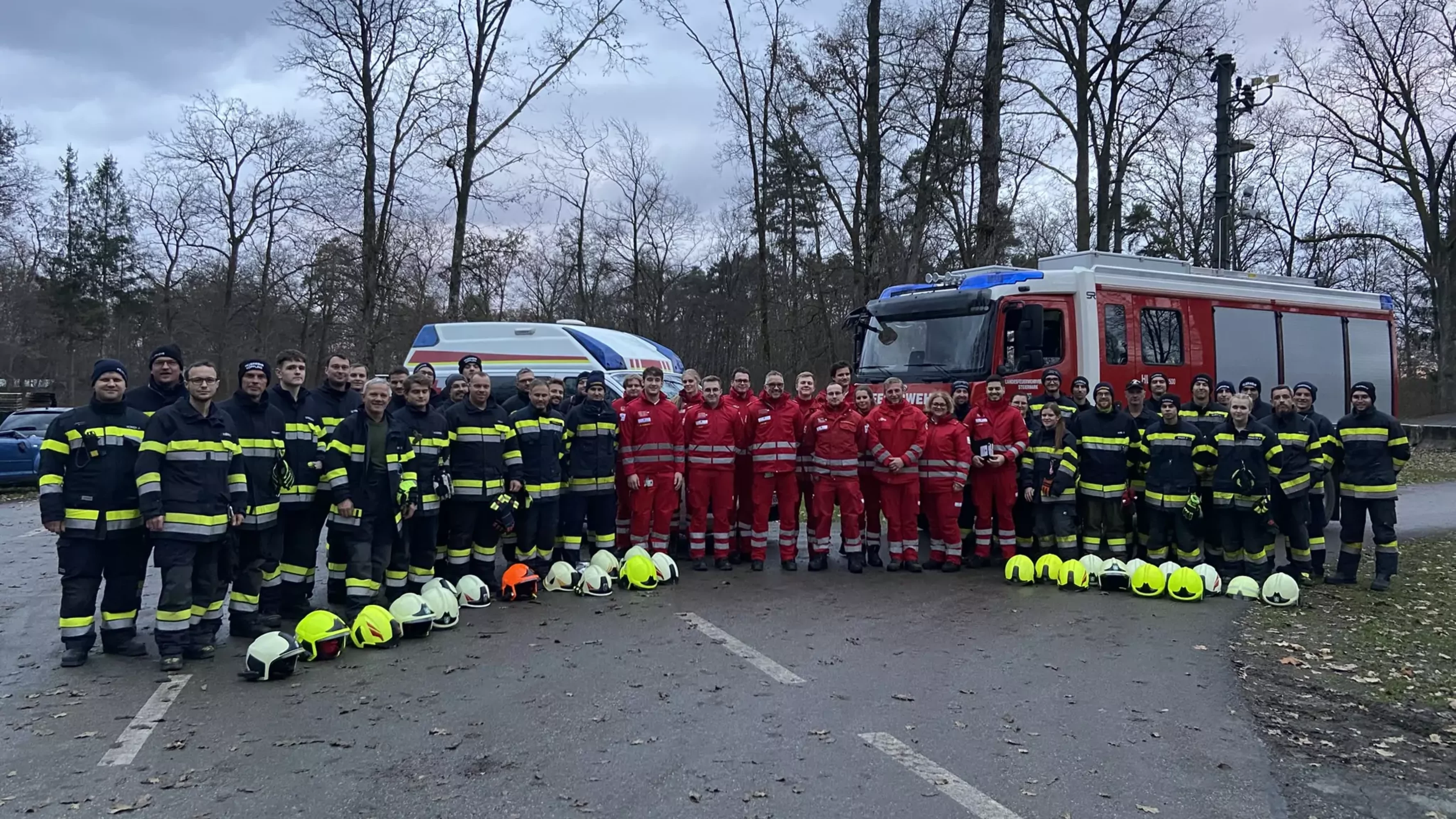Das Bild auf 5min.at zeigt eine Übung zur Technischen Menschenrettung in der Feuerwehr- und Zivilschutzschule Steiermark in Lebring.