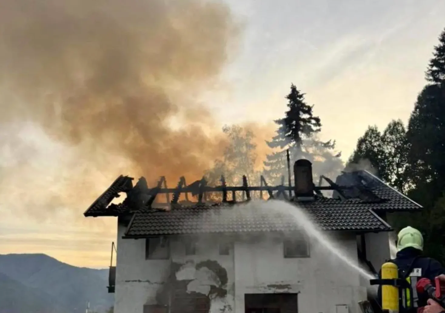 Das Bild auf www.5min.at zeigt einen Brandeinsatz.