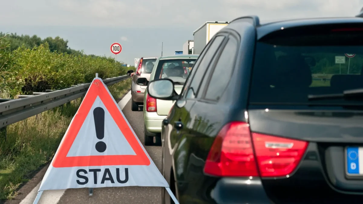 Das Bild auf www.5min.at zeigt einen Stau.